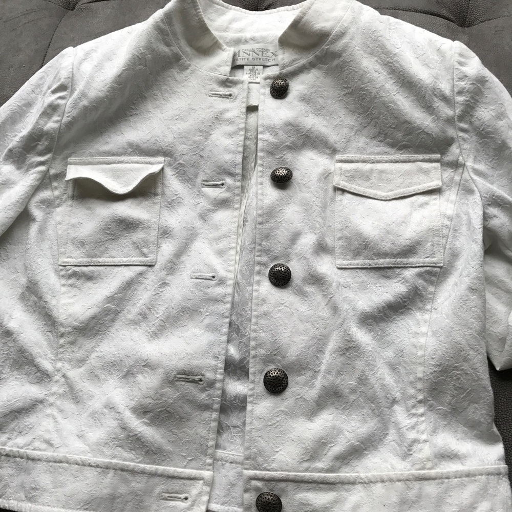 White jacket - Picture 4 of 4